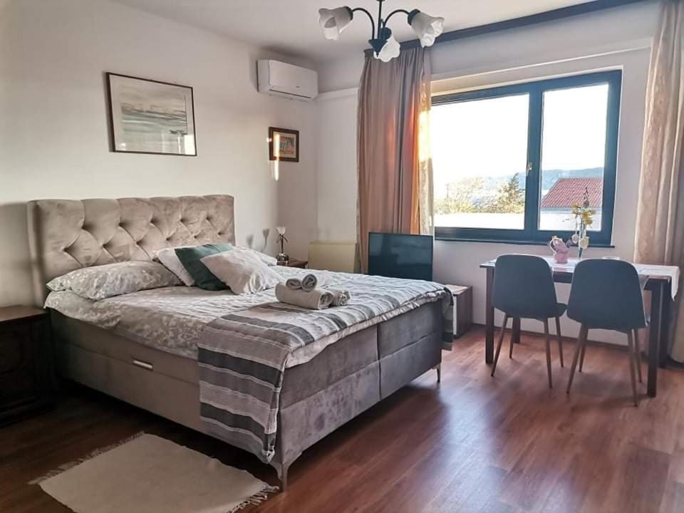 Guest House Sunce โนวีวีโนดอลสกี ภายนอก รูปภาพ
